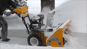 Снегоуборщик Stiga snow power в работе