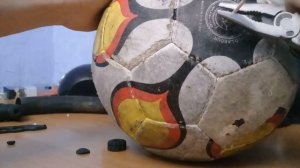 *ЛАЙФХАЙК* Как сделать иглу для насоса в домашних условиях ? Как накачать мяч ?