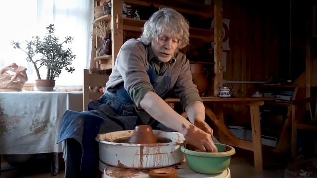Урок 2. Центровка глины смотреть онлайн