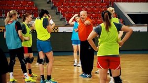 "Мозги себе лучше накрасьте, а не ногти!" Трефилов готовит команду к финалу