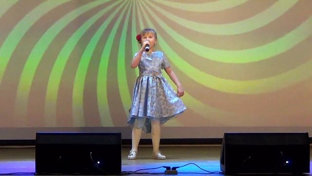 "Мой любимый папа" исп. Славашевская София. ДШИ п.Монгохто. смотреть онлайн