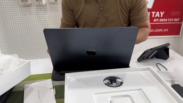Khám Phá Macbook Air M2 Màu Midnight - Sự Kết Hợp Hoàn Hảo Giữa Thẩm Mỹ Và Hiệu Suất! Tấn Đào Mobil смотреть онлайн