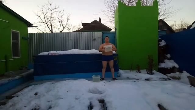 ХОЧУ ПОХУДЕТЬ НА 50 КГ! НА ЗАВТРАК У МЕНЯ ОБЛИВАНИЕ ХОЛОДНОЙ ВОДОЙ ПРИ ЛЮБОЙ ПОГОДЕ ! ИДУ К ЦЕЛИ ! смотреть онлайн
