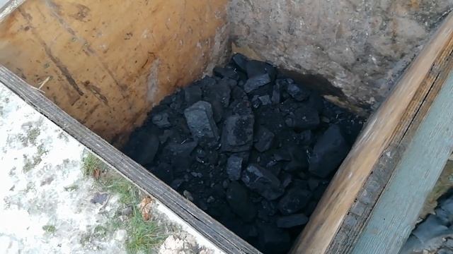 Выходные на даче. Топлю котёл углём. Лёд ещё опасный. смотреть онлайн