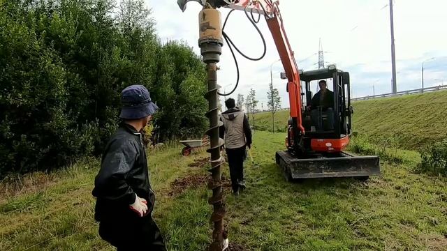 Бурение отверстий под забор мини экскаватором смотреть онлайн