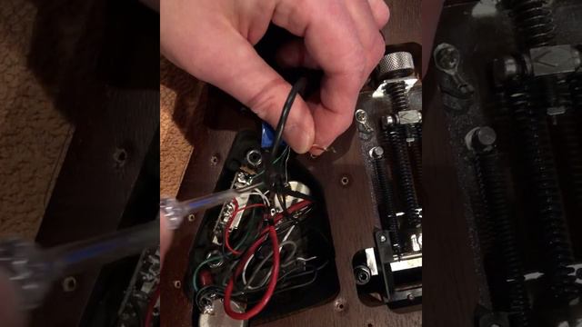 Einbau EMG Pickups in Ibanez S770 Teil 1 смотреть онлайн