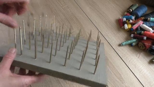 Подставка для хранения катушек с нитками. смотреть онлайн