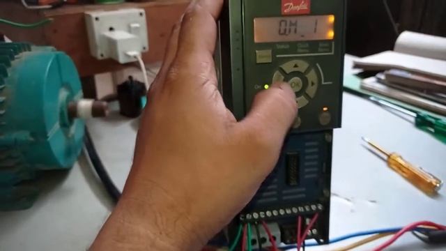 danfoss vfd forward, Reverse And pot connection And setting full details # c solution # смотреть онлайн