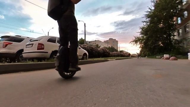 Моноколесо. Сирень. Небо. Салют! Славный Денёк! 09.06.2021 СПб. Моноколесо - Огромное Счастье! смотреть онлайн