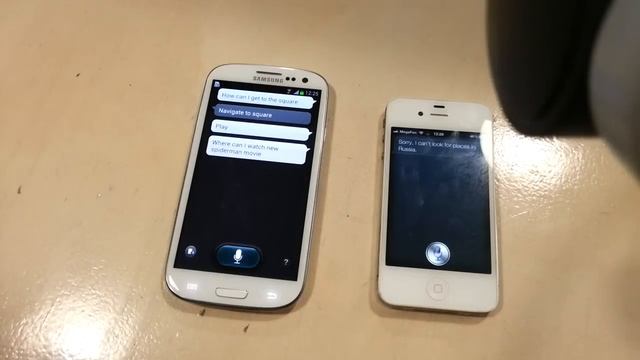 Siri (IPhone) vs S-Voice (Galaxy S3) Test Russian Part 1 смотреть онлайн