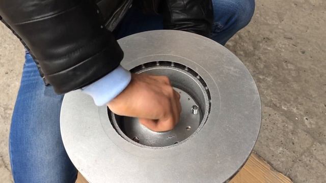 Стол из автомобильного диска Bbs R18