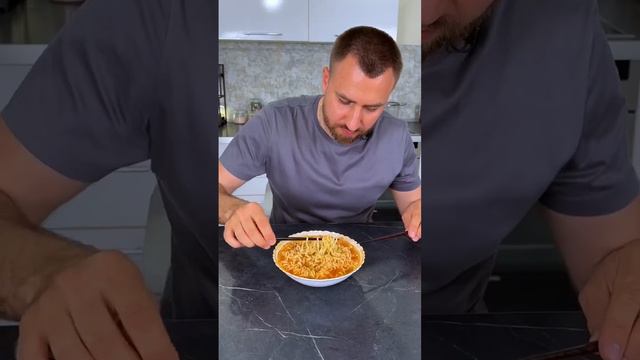 Лайфхак как есть лапшу палочками смотреть онлайн
