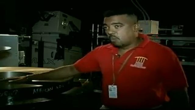 Tour the AutoNation IMAX 3D Theater projection room (Florida) смотреть онлайн