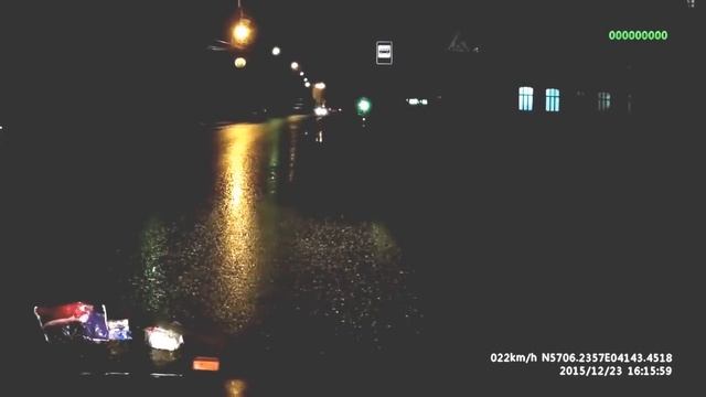 В Родниках женщина попала под колеса автомобиля смотреть онлайн