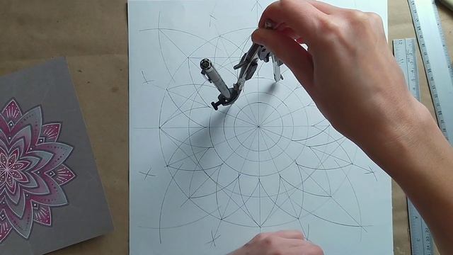 Как нарисовать красивую мандалу с использованием сакральной геометрии квадрата. смотреть онлайн