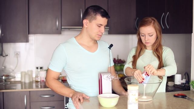 ГОТОВИМ КЕКСЫ С ПЕЧЕНЬЕМ OREO | CUPCAKE OREO | SWEET HOME смотреть онлайн