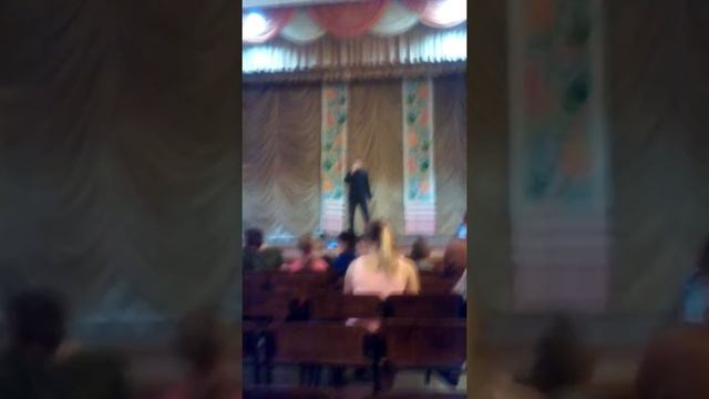 Прикольно поёт песню про чёрного кота. смотреть онлайн