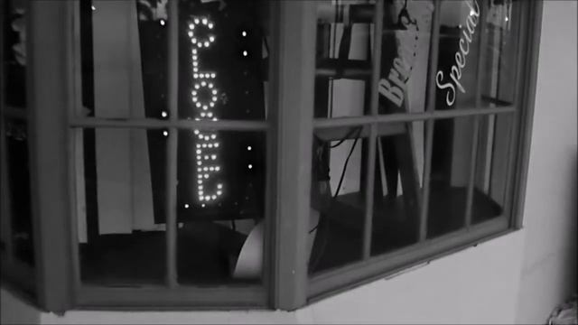 Esperando La Luna Music Video