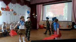 Танец в детском саду  "Закаты алые"