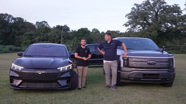 Racing The F150 Lightning VS Mustang Mach E GT!