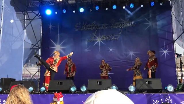 Фольклорный ансамбль "Любо-Мило"Москва на Масленицу.Русский народный ансамбль на масленицу,новый го смотреть онлайн