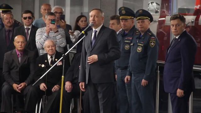 Новую станцию метро Санкт-Петербурга посвятили пожарным смотреть онлайн