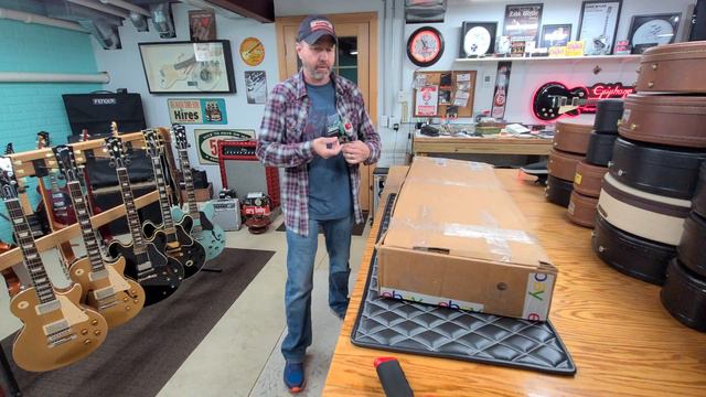 2008 Gibson Lifton Five Latch Case Goes To New Home. смотреть онлайн