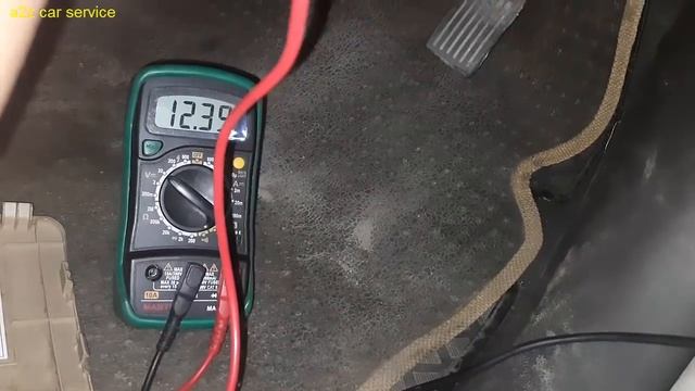 गाडी की सेण्टर लॉक काम नहीं होरहा // कोण सा fuse check करे /door center lock problem quick solved смотреть онлайн