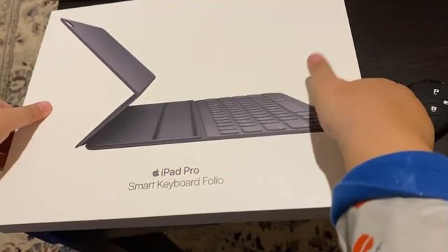Unboxing iPad Pro (12.9-inch) Smart Keyboard folio смотреть онлайн