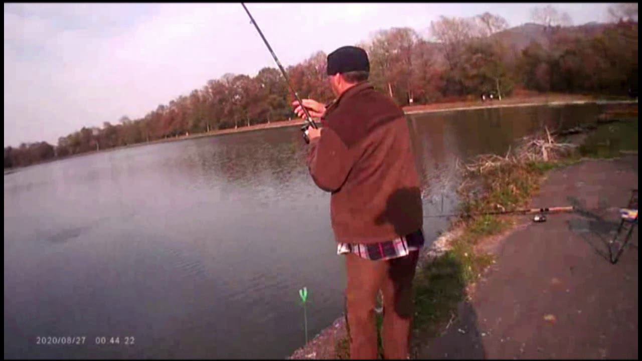 Над всей водной безоблачное небо