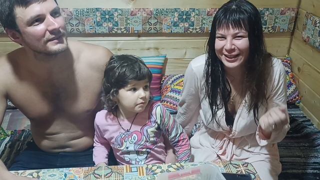 Николай и Анна с дочкой попробовали режим Скоропарки в Ефимовской Бане смотреть онлайн