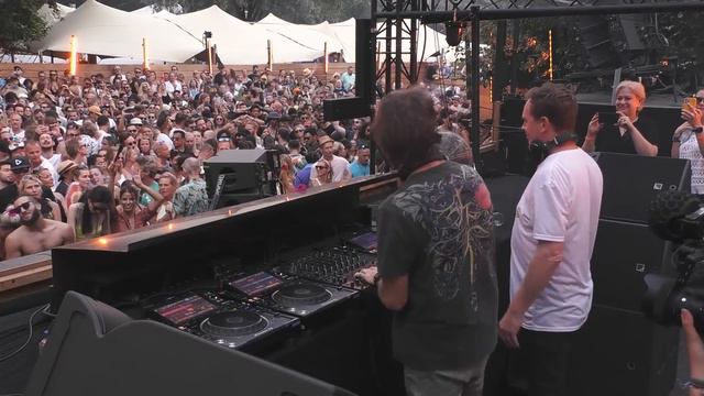 HERNAN CATTANEO b2b NICK WARREN at LOVELAND FESTIVAL 2022 смотреть онлайн