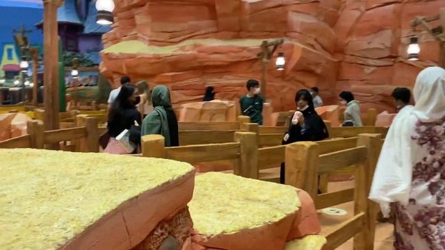 Warner Bros Abu Dhabi | world’s largest indoor theme park #warnerbros #abudhabi #abudhabilifestyle смотреть онлайн