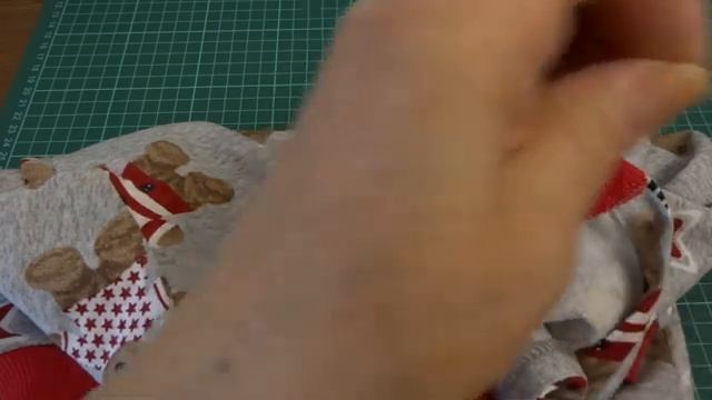 СШИЛА ДЕТСКИЙ СВИТЕР ИЗ ТРИКОТАЖА. смотреть онлайн