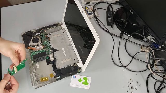 Полная разборка ноутбука MSI X370 MS-1356 Complete disassembly of the MSI X370 MS-1356 laptop смотреть онлайн