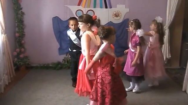 танец на выпускной смотреть онлайн