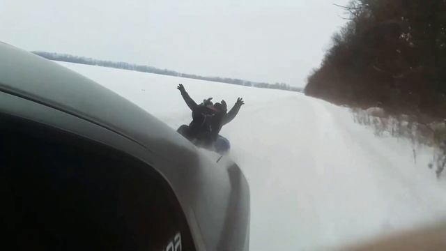 Ватрушка своими руками,зимние катания на большой скорости смотреть онлайн