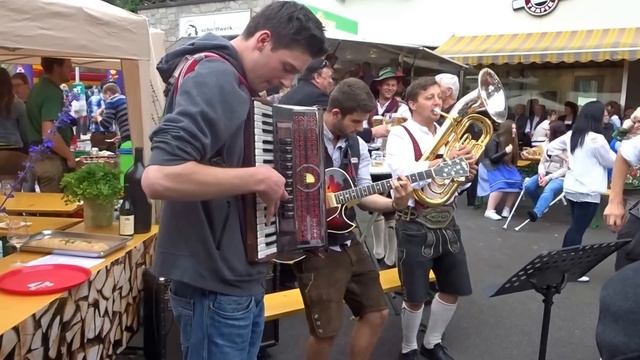 Osttirol Express - Schlittenglockenpolka смотреть онлайн