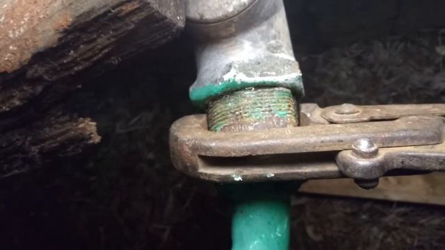 Как выкрутить ржавую трубу? смотреть онлайн