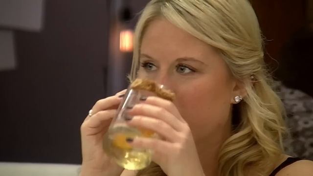 Wearing Fake Moustache on First Date? | First Dates Canada смотреть онлайн