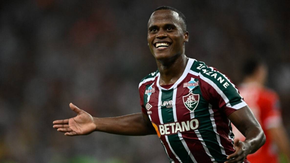 Джон Ариас просто очень хорош смотреть онлайн