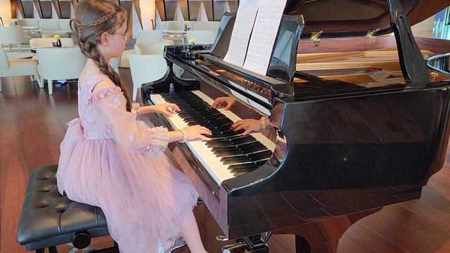 Ромашка. С.Бахарев. Исполняет Анна Ежова, 10 лет. смотреть онлайн