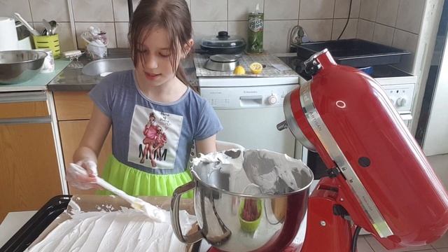 Меренговый рулет с клубникой I Рецепт? смотреть онлайн