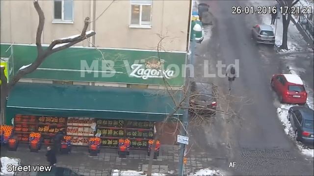 Демонстрация на моторизиран обектив на HD камера за видеонаблюдение в дневен режим смотреть онлайн