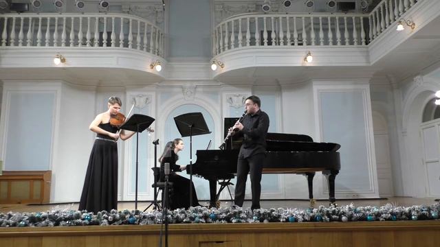 К.Рейнеке. Трио для альта, кларнета и фортепиано - М.Лакшина, О.Чебурашкин, Е.Зайцева смотреть онлайн