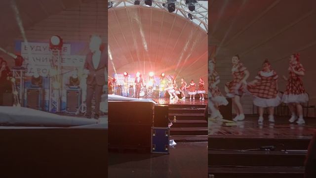 Липецк. день города Липецк. Липецку 320 лет. часть 2 . Выступает Липецкий коллектив. смотреть онлайн