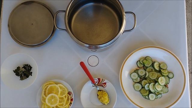 Как утолить жажду? Есть шикарное решение. Вода Сасси! Насладись свежестью!