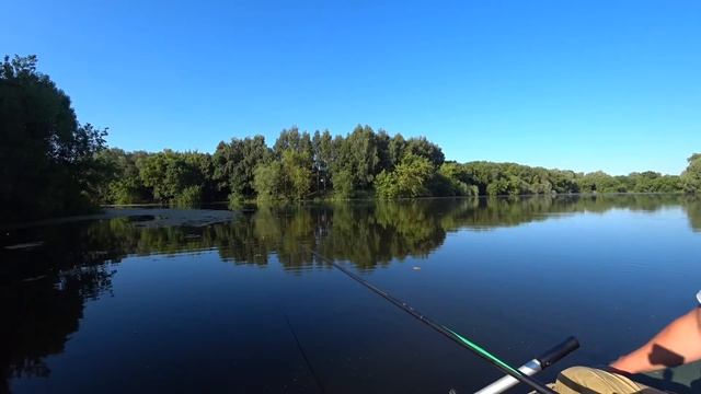 ЛОВЛЯ НА УДОЧКУ С ЛОДКИ В ЖАРУ!!!#рыбалка#отдых#природа#карась#SergeiBryanskFishStory смотреть онлайн