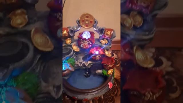 Настольный фонтан "Слоны с монетой" с подсветкой 43*30*40 см смотреть онлайн