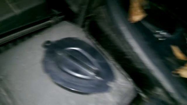 Замена лампочки габарита в Renault Laguna 3 смотреть онлайн